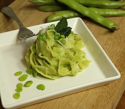 Pesto di fave con le tagliatelle fresche