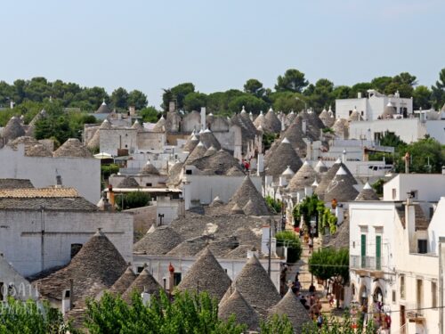 In Puglia: città bianche, trulli e ricci