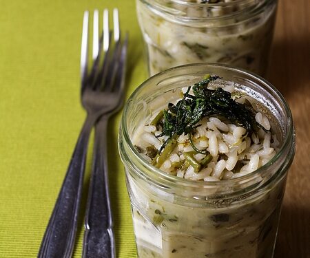 Il riso, le sue storie e il risotto al luppolo selvatico