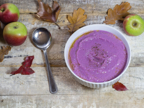 Vellutata di cavolo rosso con spezie e mele