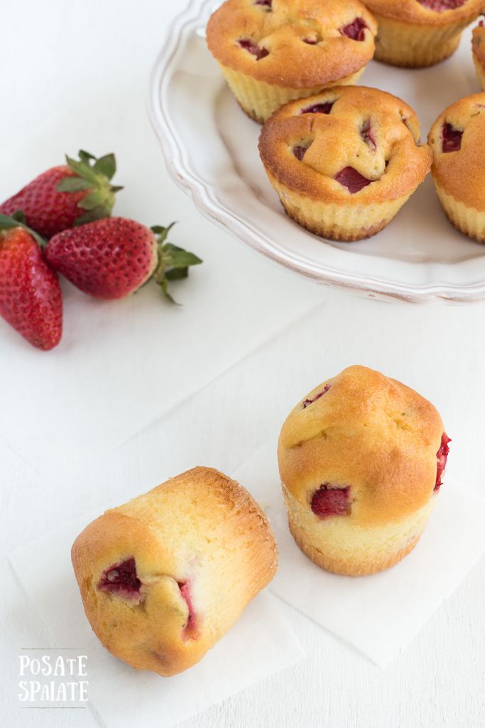 Muffin allo yogurt con fragole e menta_Posate Spaiate