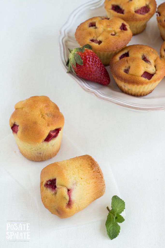 Muffin allo yogurt con fragole e menta_Posate Spaiate