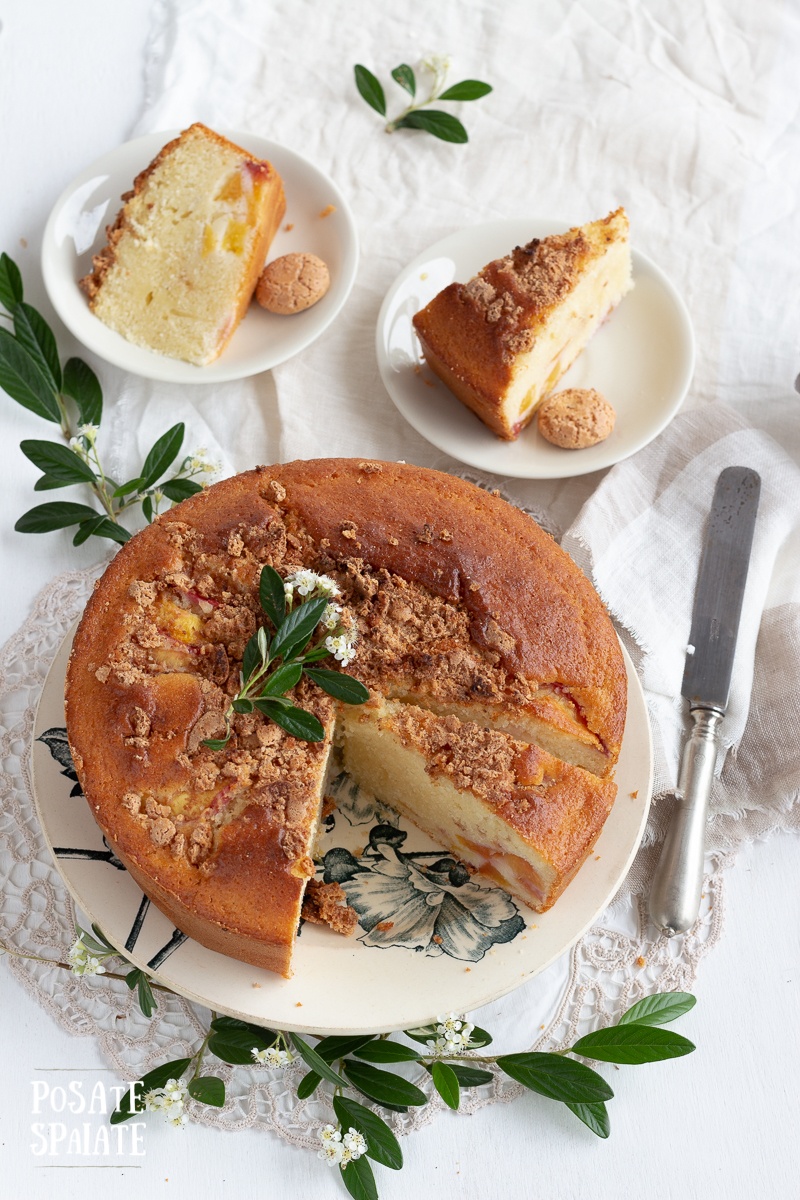 torta allo yogurt con pesche e amaretti_Posate Spaiate